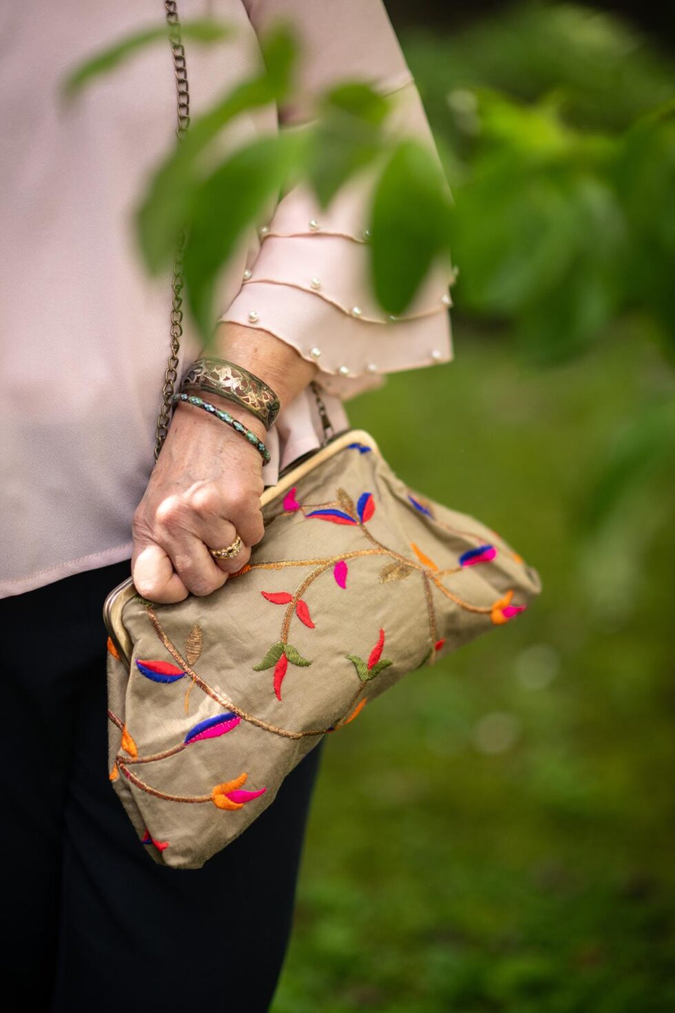 Clutch in tessuto: eleganza per ogni occasione