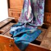 Foulard in seta ricavati da sari riutilizzati: un tocco di stile sostenibile