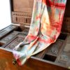 Foulard in seta ricavati da sari riutilizzati: